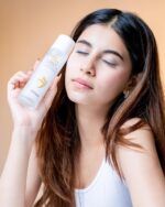 Intro (what it is + benefit) Dedox Rice Toner is a lightweight Korean skincare essential that blends rice extract with niacinamide. It hydrates deeply, restores glow, and strengthens your skin barrier without irritation. Ingredients explained Rice Extract: Rich in amino acids, known for brightening and calming. Niacinamide (Vitamin B3): Helps even tone, refine pores, and improve resilience. Ceramide NP & Squalane: Lock in moisture and protect barrier. Green Tea & Vitamin E: Provide antioxidant defense. Who can use it Safe for all skin types including dry, oily, combination, and sensitive. Ideal for those looking for hydration and glow without harsh chemicals. How to Use After cleansing, pour onto hands or cotton pad Gently pat into skin until absorbed Follow with serum or moisturizer Use morning and night Why Dedox? Alcohol-free & fragrance-free Vegan, PETA-approved Inspired by Korean beauty science Available in travel-friendly 20ml and full-size 120ml Benefits of Regular Use Long-lasting hydration Brighter, even-toned skin Strengthened barrier Soft, smooth, supple finish